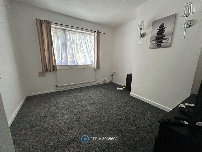 4 Bedroom Terraced House To Rent In Casper Court, Nottingham, NG5