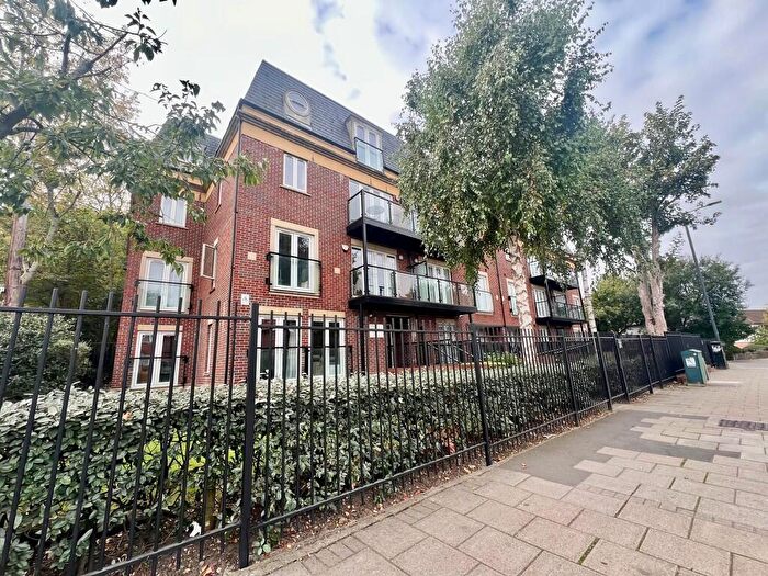 2 Bedroom Apartment To Rent In Marsh Road, Pinner, HA5