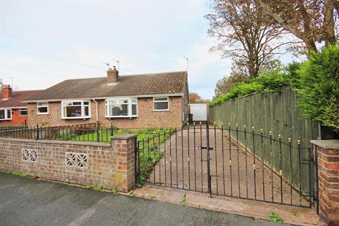 2 Bedroom Semi-Detached Bungalow For Sale In Queens Mead, Aldbrough, HU11