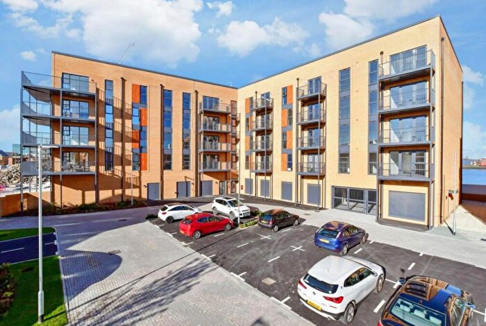 1 Bedroom Flat For Sale In Henley Approach, Gravesend, DA11