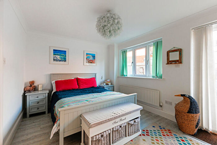 2 Bedroom Terraced House For Sale In Waterside Villas, Burcot, OX14