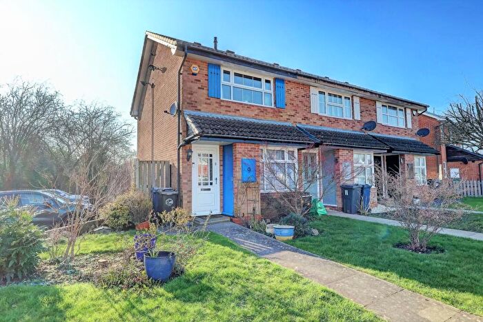 2 Bedroom End Of Terrace House For Sale In Parsons Walk, Holmer Green, High Wycombe, Buckinghamshire, HP15