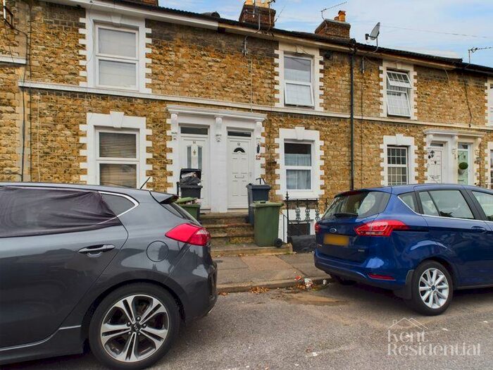 3 Bedroom Terraced House To Rent In John Street, Maidstone, ME14