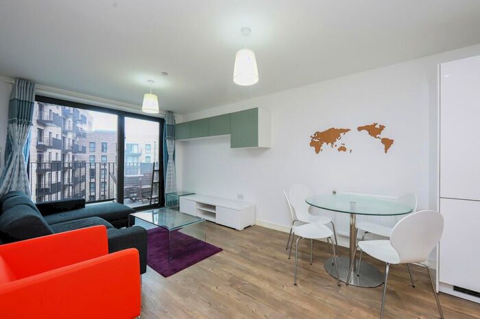 2 Bedroom Flat To Rent In Kingfisher Heights, E16