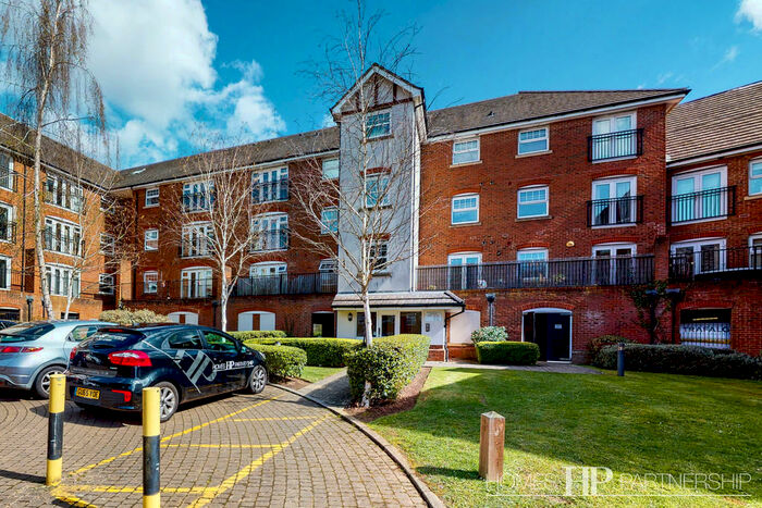 1 Bedroom Apartment To Rent In Woodfield Road, Crawley, RH10