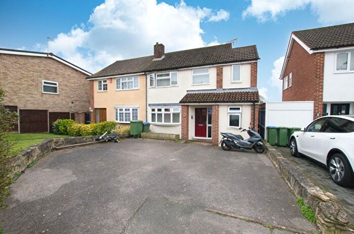 4 Bedroom Semi Detached House For Sale In Sunvale Close, Southampton, SO19