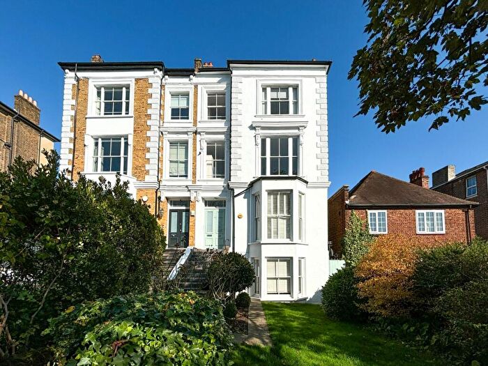 2 Bedroom Flat To Rent In Manor Mount, Forest Hill, London, SE23