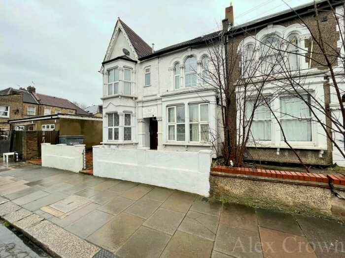 Studio To Rent In Langham Road, Turnpike Lane, N15