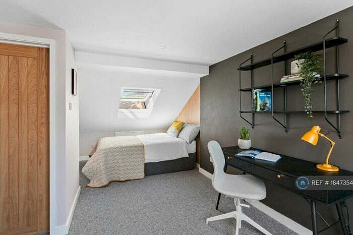 6 Bedroom Terraced House To Rent In Monks Road, Exeter, EX4