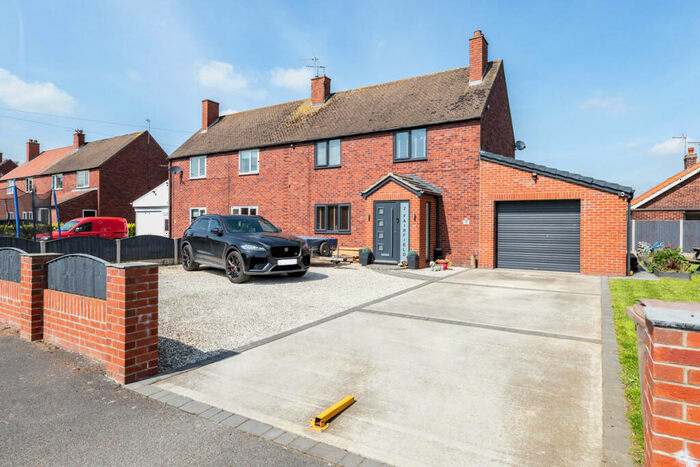 3 Bedroom Semi-Detached House For Sale In Fairfield, Rawcliffe Bridge, DN14