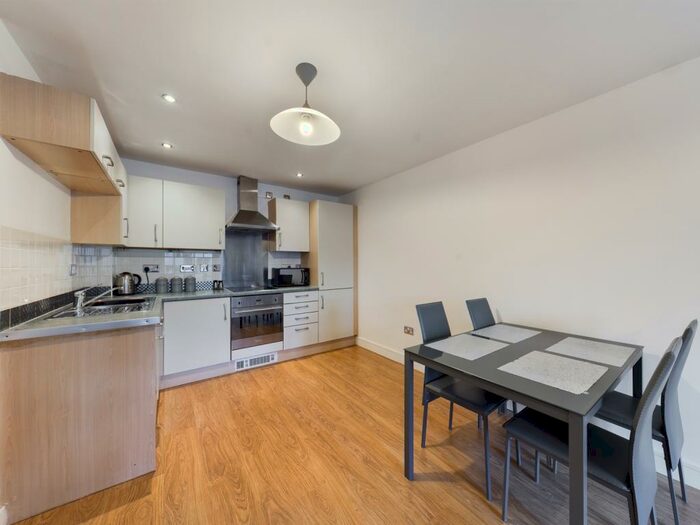 1 Bedroom Apartment To Rent In Queens Court, Queens Dock Avenue, HU1