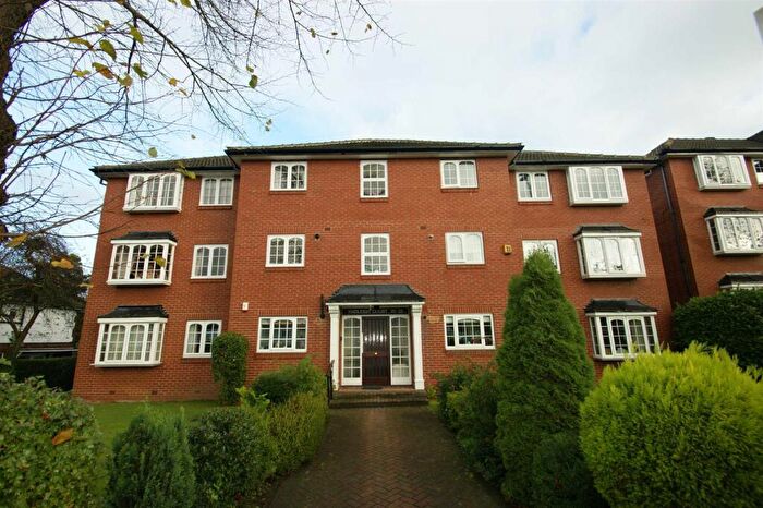 2 Bedroom Flat To Rent In Shadwell Lane, LS17