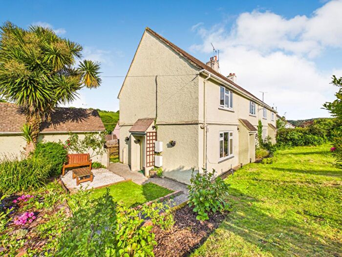 2 Bedroom Flat For Sale In Coombe Park, Cawsand, PL10