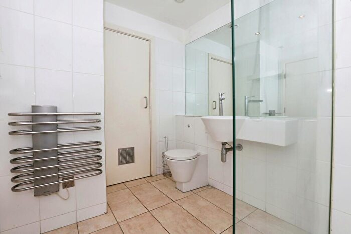2 Bedroom Flat For Sale In Pinstone Street, Sheffield, South Yorkshire, S1