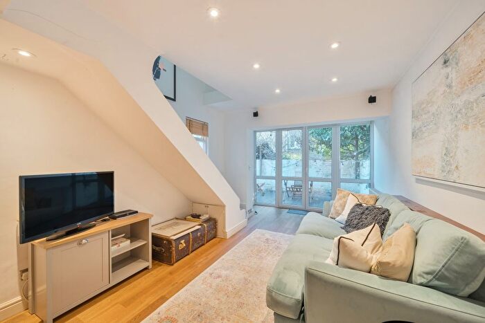 2 Bedroom Flat To Rent In Portnall Road, London, W9