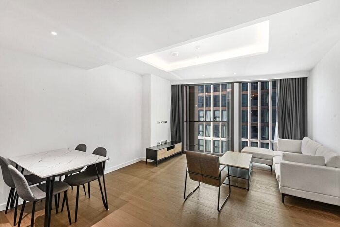 2 Bedroom Flat To Rent In Carnation Way, London, SW8