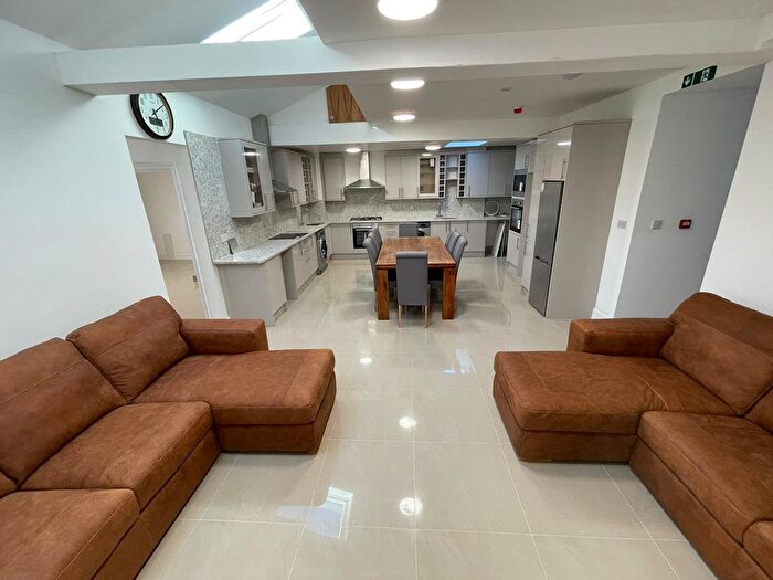 1 Bedroom Property To Rent In Cheriton Avenue, Ilford, IG5