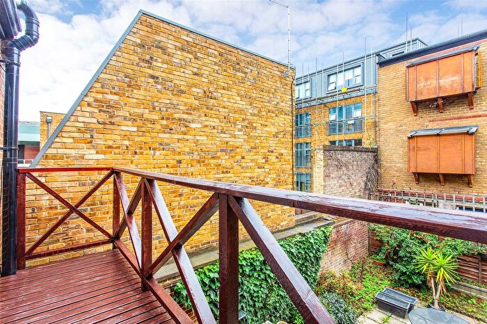 2 Bedroom Flat To Rent In Wandsworth Road, London, SW8