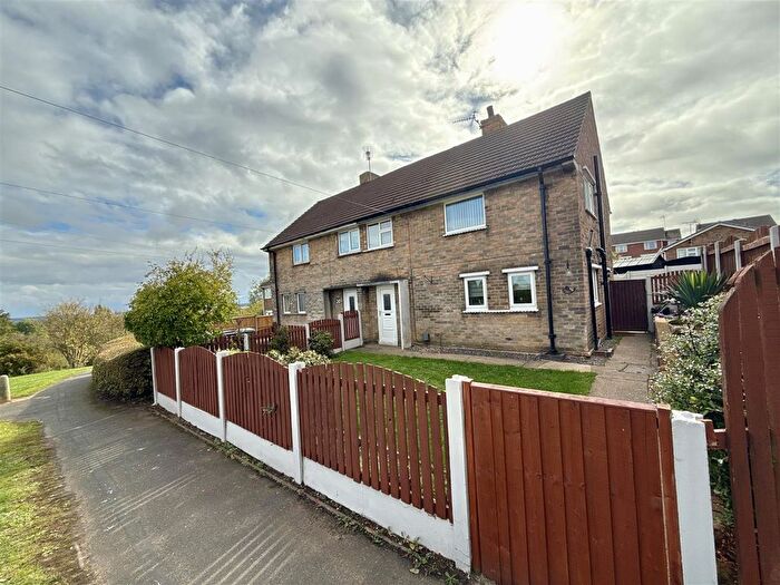 3 Bedroom Semi-Detached House To Rent In Limes Crescent, Shirebrook, NG20