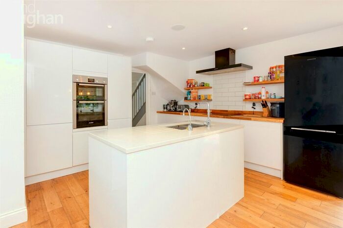 4 Bedroom Detached House To Rent In Tumulus Road, Saltdean, Brighton, East Sussex, BN2