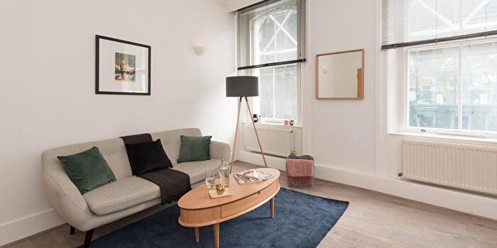 1 Bedroom Flat To Rent In Bush Lane, Cannon Street, London, EC4R