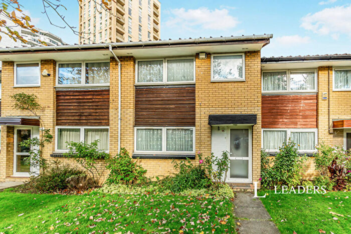 3 Bedroom House To Rent In Garrick Crescent, CR0