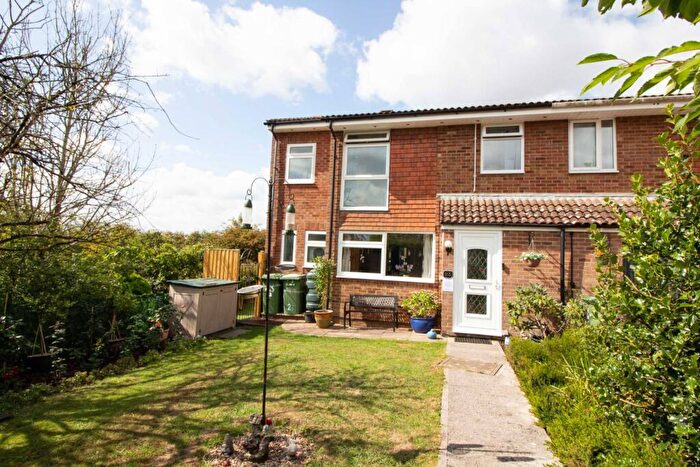 4 Bedroom End Of Terrace House For Sale In Waverley Close, Frome, BA11