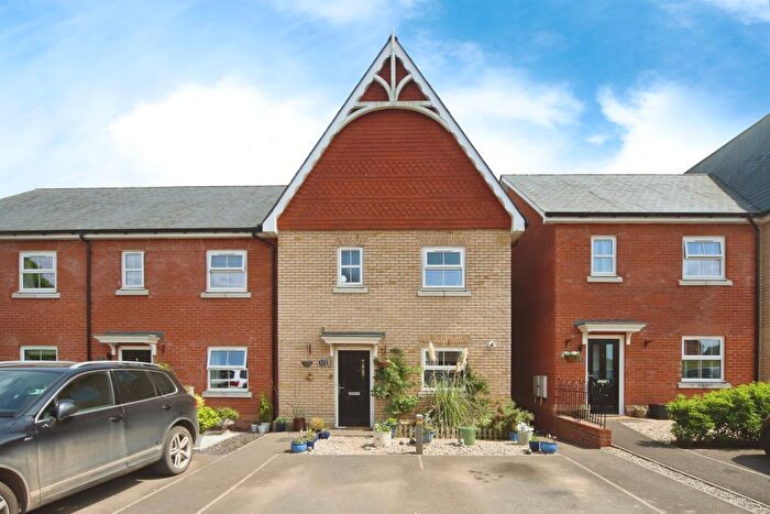 3 Bedroom End Of Terrace House For Sale In Lockyers Field, North Curry, Taunton, TA3