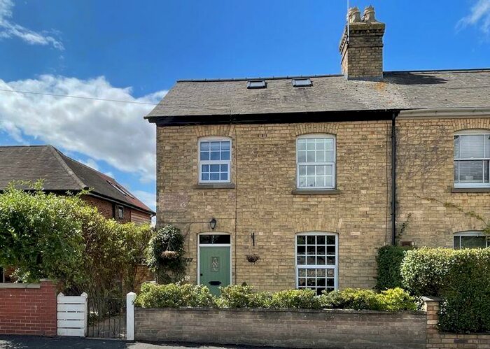 3 Bedroom Semi-Detached House To Rent In Radcliffe Road, Stamford, PE9