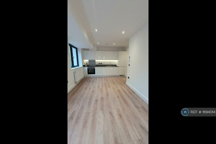 1 Bedroom Flat To Rent In Broadoaks, Solihull, B91