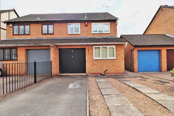 3 Bedroom Semi-Detached House To Rent In Lynmouth Close, Horeston Grange, Nuneaton, CV11