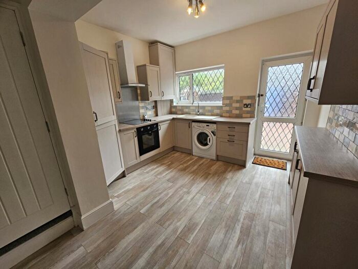 2 Bedroom House To Rent In Ash Cottages, Wombwell, S73