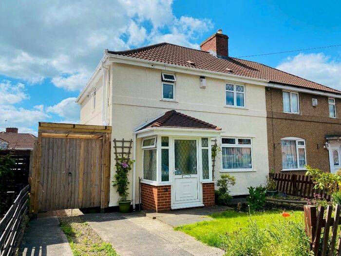 3 Bedroom Semi-Detached House To Rent In Salisbury Avenue, Bristol, BS15
