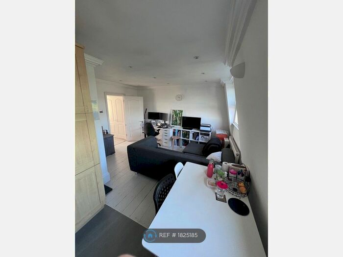 1 Bedroom Flat To Rent In Tollington Way, London, N7