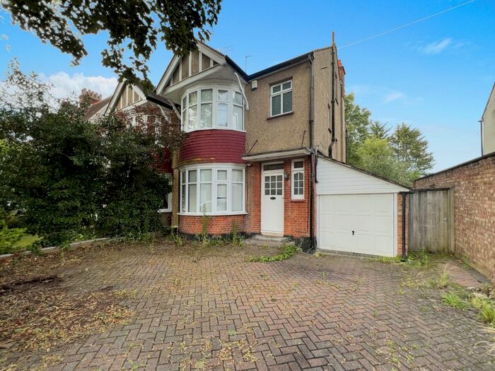 4 Bedroom Semi-Detached House To Rent In Elm Park, Stanmore, HA7