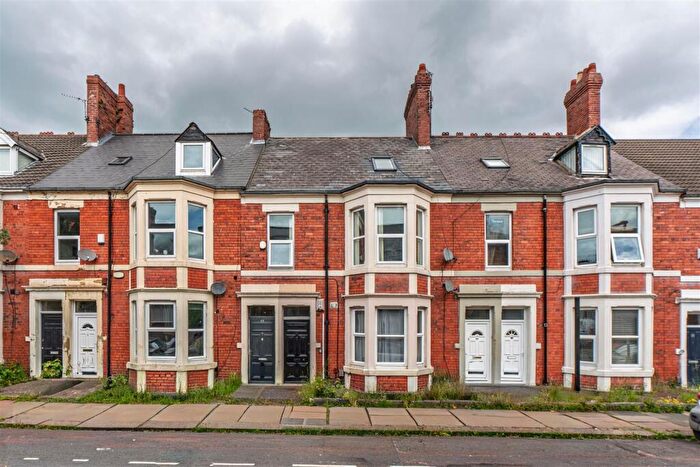 3 Bedroom Flat To Rent In £pppw - Forsyth Road, Jesmond, NE2