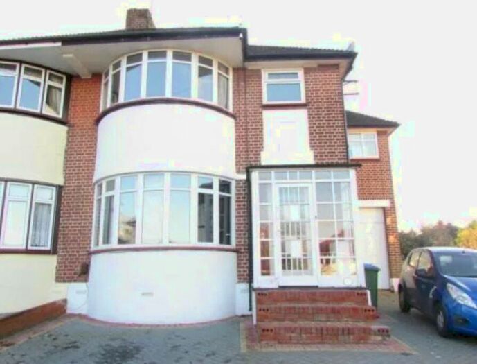 4 Bedroom Semi-Detached House To Rent In Domonic Drive, London, SE9