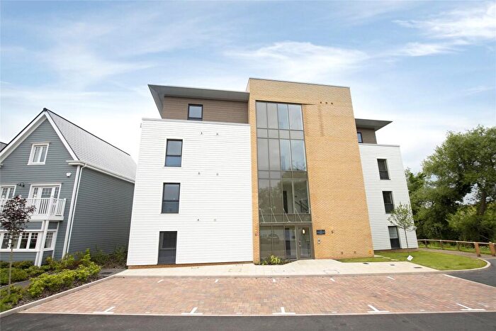 2 Bedroom Apartment To Rent In Champlain Street, Reading, Berkshire, RG2