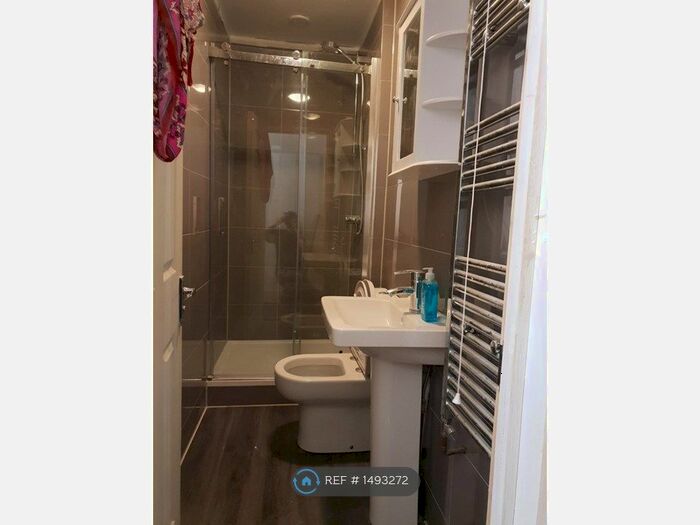 1 Bedroom Flat To Rent In Hughenden Road, High Wycombe, HP13