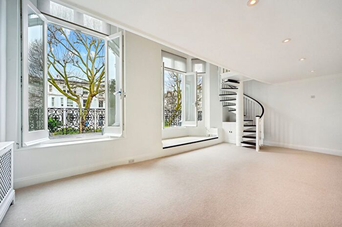 2 Bedroom Flat To Rent In Vicarage Gate, London, W8