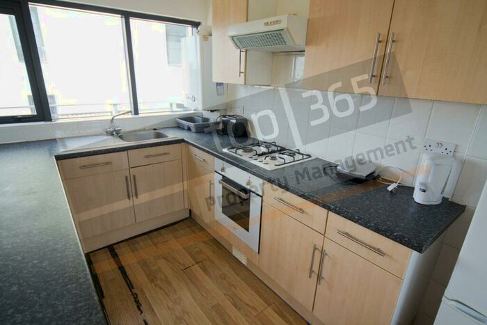 6 Bedroom Penthouse To Rent In * &#pppw Excl Bills* Derby Road, Nottingham, NG7