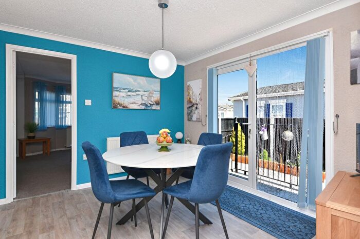 2 Bedroom Bungalow For Sale In Shoeburyness, Southend-On-Sea, SS3