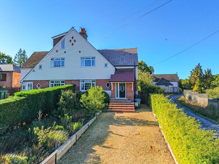 3 Bedroom Semi-Detached House For Sale In Burridge Road, Southampton, SO31