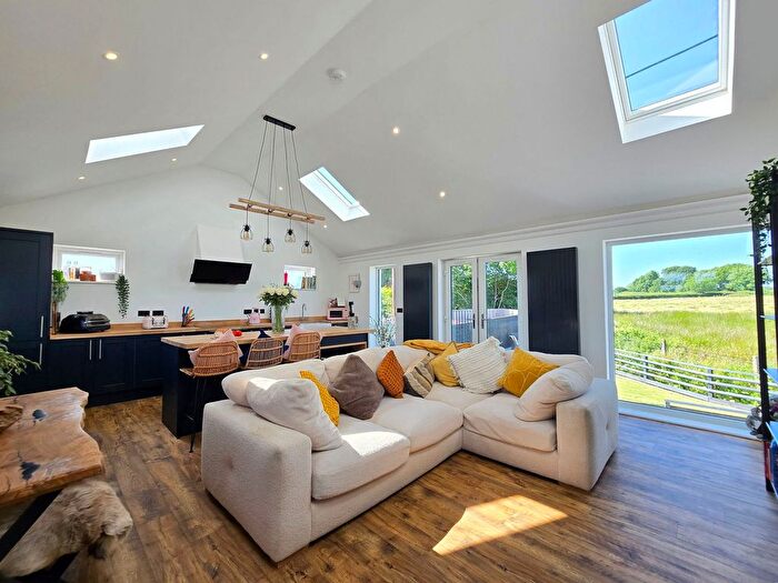 4 Bedroom Detached House For Sale In West Road, Beaworthy, EX21