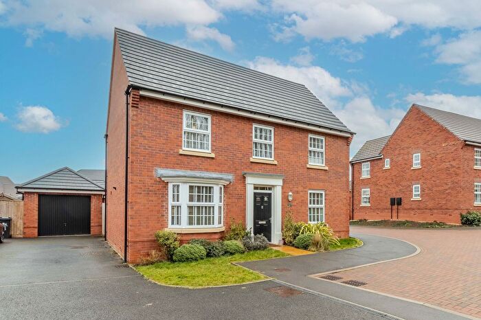 4 Bedroom Detached House For Sale In Furnace Fields, Bishops Itchington, CV47