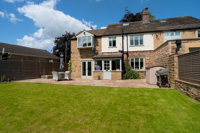 4 Bedroom Semi-Detached House For Sale In Cordwell Lane, Holmesfield, Dronfield, S18