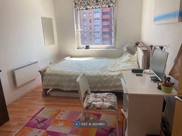 2 Bedroom Flat To Rent In Prince Regent Road, Hounslow, TW3