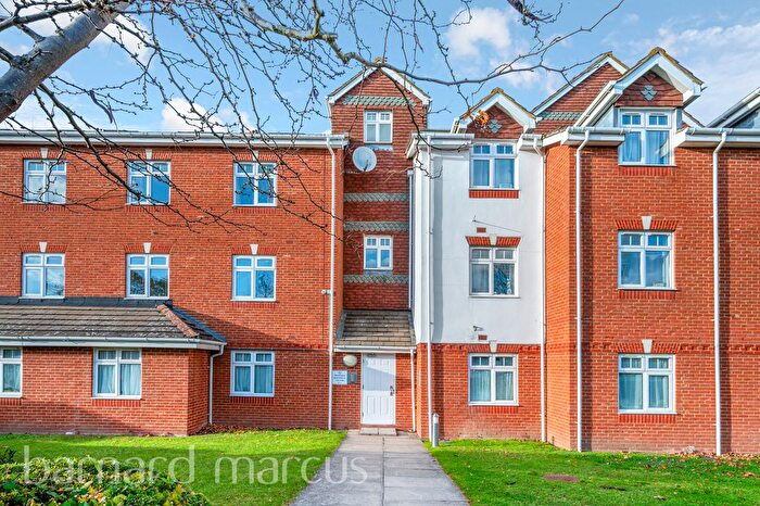 2 Bedroom Flat To Rent In London Road, Ashford, TW15