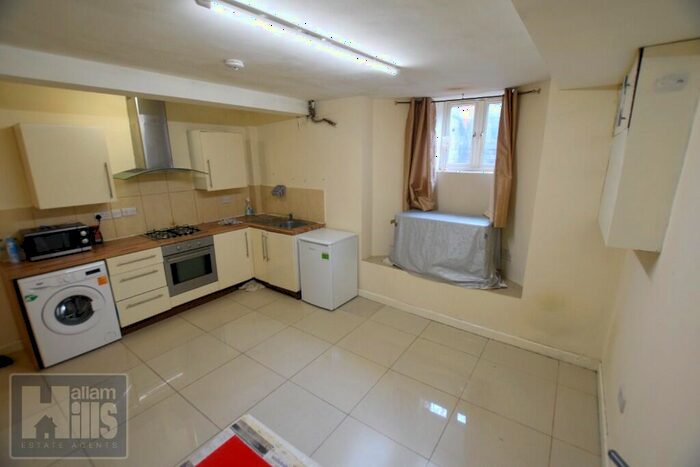 1 Bedroom Flat To Rent In Fieldhead Road, Sheffield, S8