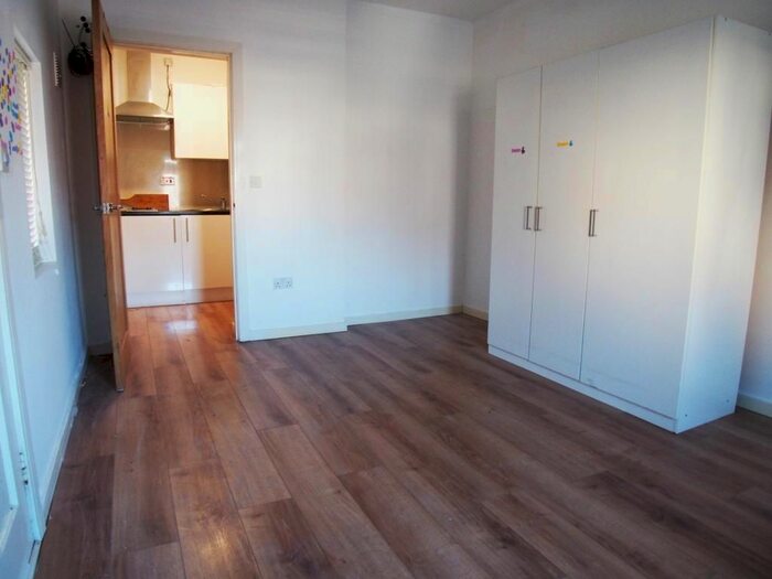 Studio To Rent In Lordship Lane, London, N22